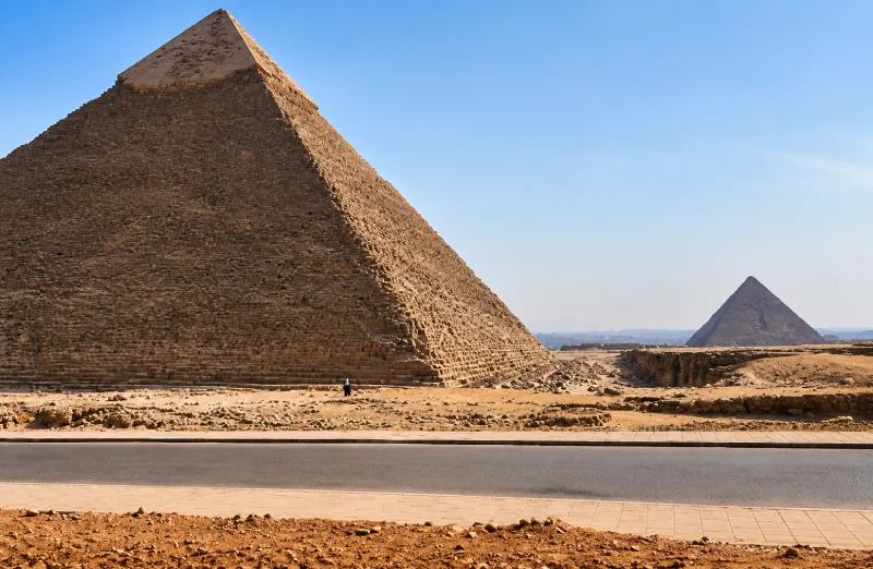 A l&rsquo;ombre des Pyramides T2